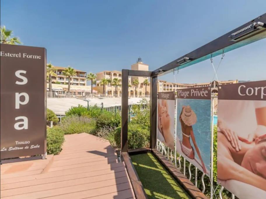 Village Cap Esterel, Piscine, Plage Saint-Raphael  Ngoại thất bức ảnh