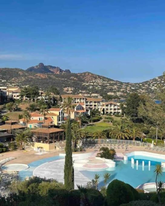 Village Cap Esterel, Piscine, Plage Saint-Raphael  Ngoại thất bức ảnh