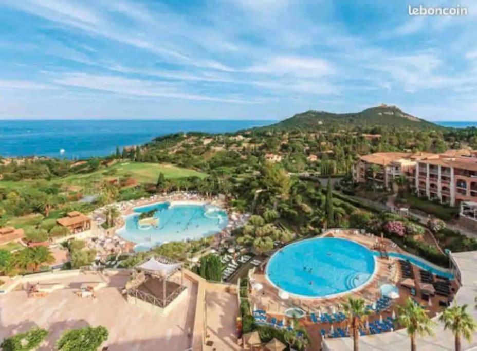 Village Cap Esterel, Piscine, Plage Saint-Raphael  Ngoại thất bức ảnh
