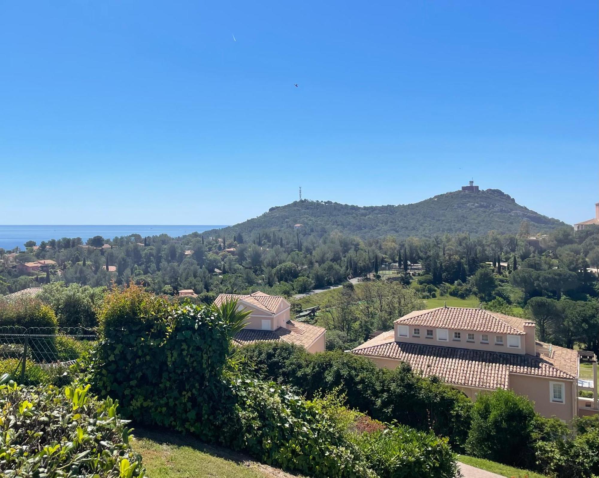 Village Cap Esterel, Piscine, Plage Saint-Raphael  Ngoại thất bức ảnh