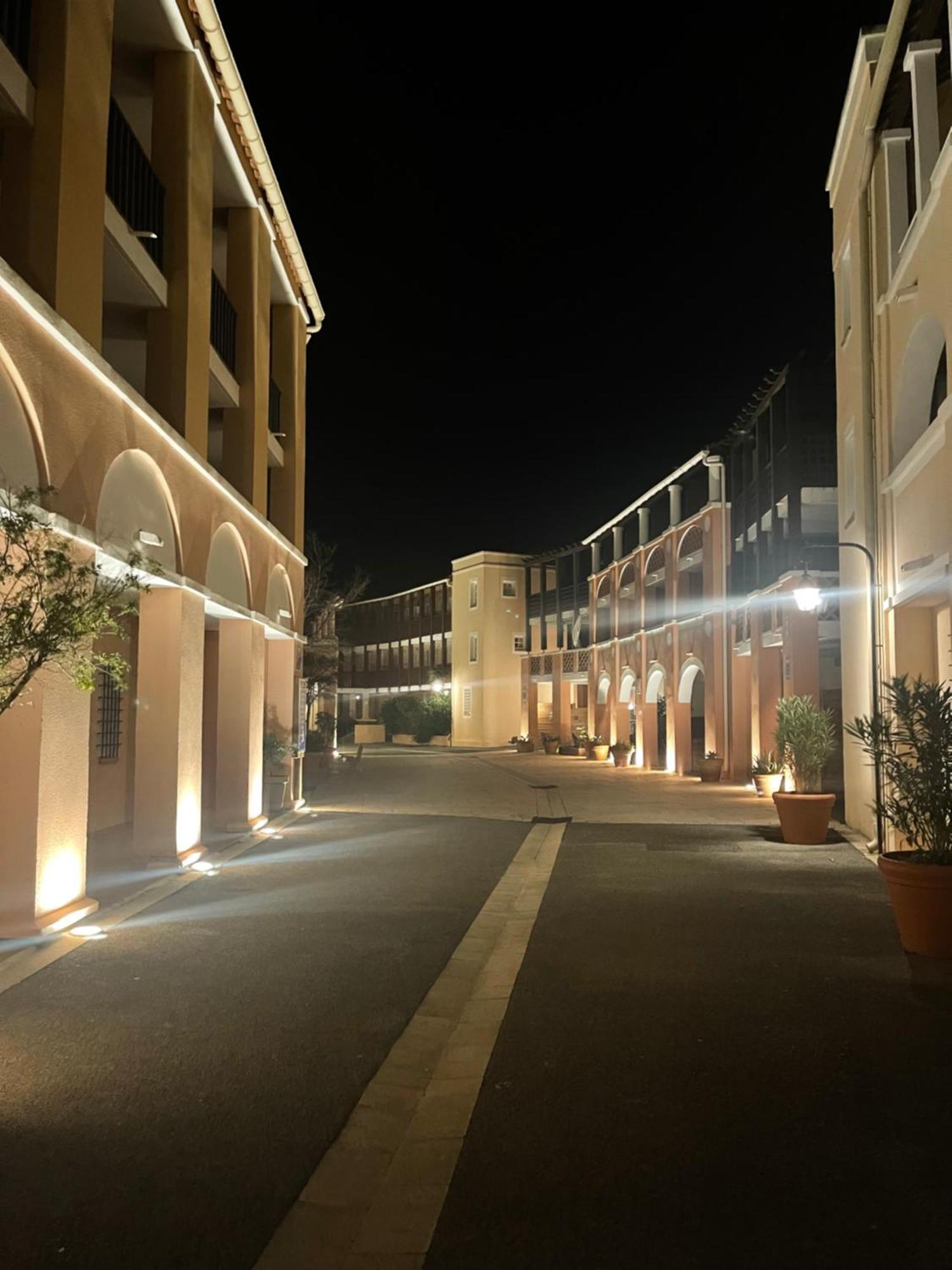 Village Cap Esterel, Piscine, Plage Saint-Raphael  Ngoại thất bức ảnh