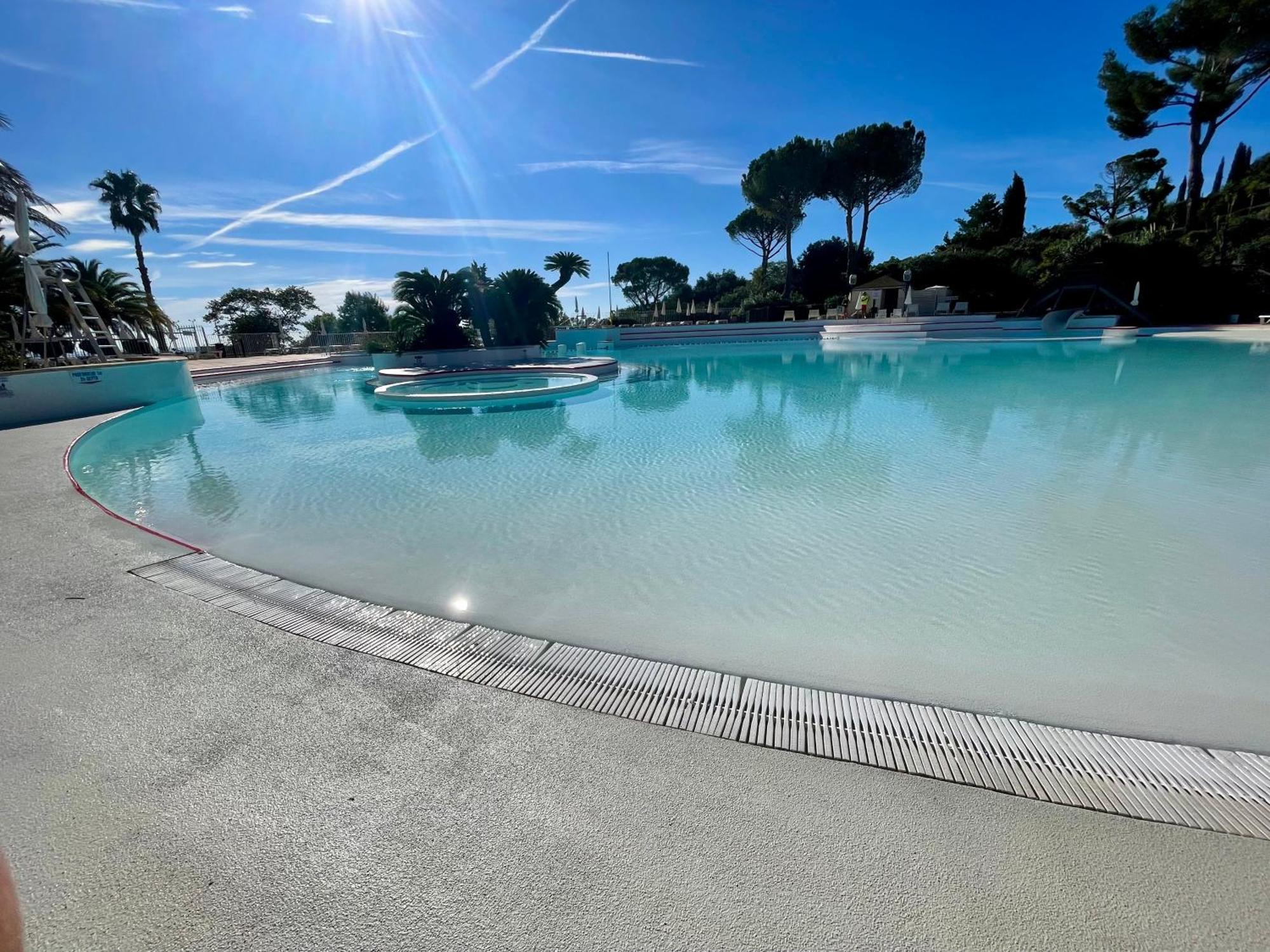Village Cap Esterel, Piscine, Plage Saint-Raphael  Ngoại thất bức ảnh