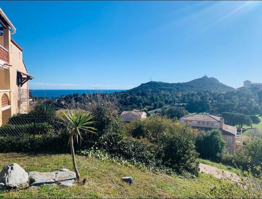 Village Cap Esterel, Piscine, Plage Saint-Raphael  Ngoại thất bức ảnh